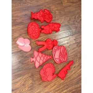 VTG 1970s Tupperwear Complete Set +1 Holiday Cookie design stamp cutters